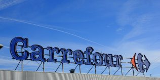 Tranzacția anului în retail: frații Pavăl cumpără Carrefour România. Ce înseamnă pentru clienți preluarea supermarketurilor