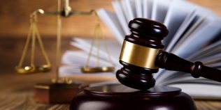 Schimbare importantă pentru părinții divorțați. Ce procedură nu mai este obligatorie la majorarea pensiei de întreținere