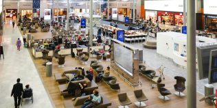 Cum poți intra gratuit în lounge-urile aeroporturilor în 2026. Cardurile care oferă acest avantaj