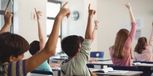 Psihiatru: tot mai mulți elevi ajung la specialist înainte de Evaluarea Națională. „Se simt epuizați și cred că nu sunt suficient de buni”