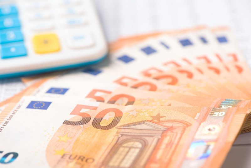 Locul de muncă unde ai şase luni libere pe an și ești plătit și când stai acasă. Nu ai nevoie de facultate, meseria atrage tot mai mulți tineri