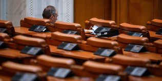 Cât îi costă pe români un parlamentar? Salariu, diurnă, cazare și alte beneficii explicate pe cifre