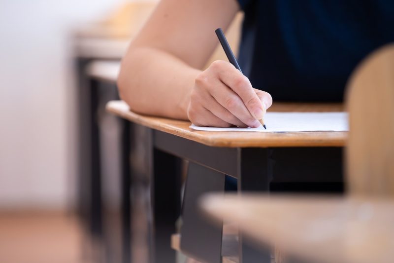 Subiecte la Limba și literatura română Bacalaureat 2026. Cât timp au avut elevii la dispoziție pentru rezolvare. Update