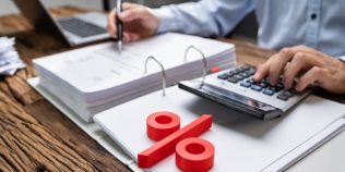 Ce salariu minim se va lua în calcul la stabilirea taxelor din 2026, tabel explicativ. Regula pentru PFA, chirii, dividende, CAS și CASS