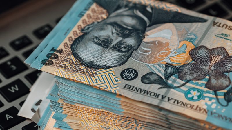 Tot ce trebuie să știe românii de la 1 iulie 2026 despre salariul minim, amenzi si regulile pentru asigurarea medicală. Tabel explicativ