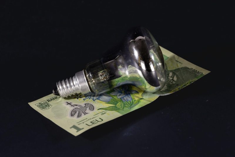 Detaliul de pe factura de energie care îți arată dacă plătești prea mult. Puţini români verifică această rubrică