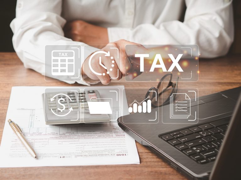 Câți bani îți ia statul dacă îți deschizi o afacere în România în 2026. Taxele pe care trebuie să le iei în calcul