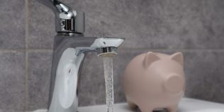 Micul oraș din România care are cea mai scumpă apă din țară. Facturile la întreținere sunt printre cele mai mari