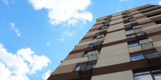 Cea mai avantajoasă metodă de a cumpăra un apartament în 2026, potrivit specialiștilor. Poţi economisi zeci de mii de euro