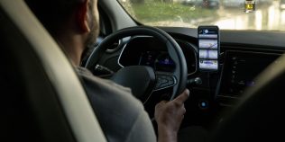 Românii nu mai dau bacșiș la Uber și Bolt, se plâng șoferii. Cum îți poate scădea imediat nota în aplicație