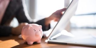Banii ținuți în cont sunt sau nu în siguranță? Ce se întâmplă dacă o bancă intră în faliment în România