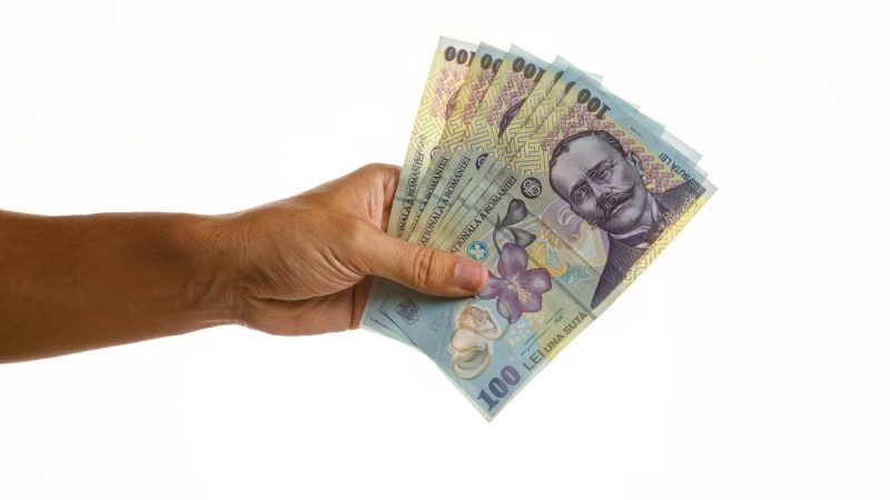 Ce este range-ul salarial şi ce se schimbă exact de luna aceasta. Ce cred românii despre noua lege a transparenţei salariale: „Un vis”