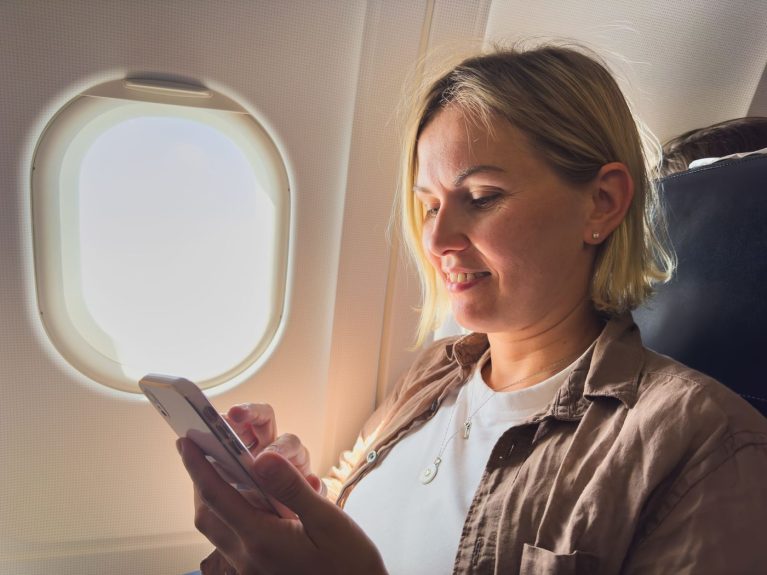 Compania aeriană low-cost care va aduce internet la bord pentru milioane de pasageri. Este premieră în Europa