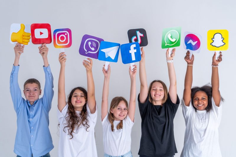 Țara din Europa care pregătește o măsură radicală: copiii sub 16 ani ar putea pierde accesul la TikTok, Instagram și alte rețele