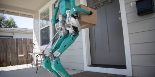 Roboții vor înlocui 700.000 de curieri. Avertismentul dur venit chiar de la șeful unuia dintre cei mai mari retaileri online din China