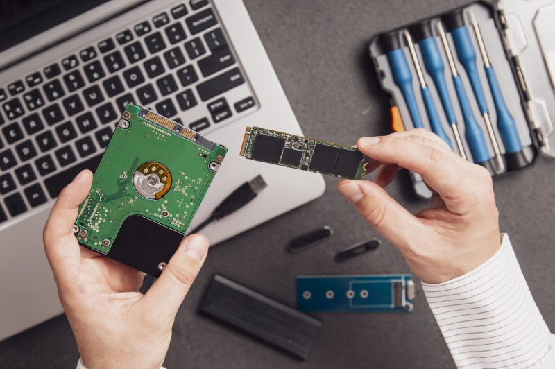 Cum verifici sănătatea SSD-ului în Windows înainte să pierzi date importante