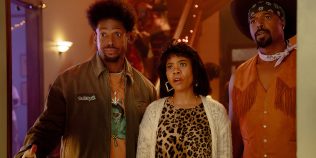 Comedie de groază 6 demonstrează că uneori parodia bate horror-ul original: Ghostface, glume woke și un Nicolas Cage excelent „stricat”, toate în Scary movie 6