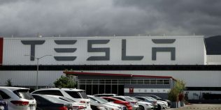 Tesla nu mai crește ca altădată. Cifra de livrări pe care o așteaptă analiștii arată problema reală a companiei