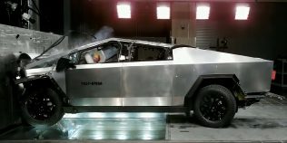 Tesla caută cumpărători pentru Cybertruck oriunde poate, că nu mai vrea nimeni camioneta lui Musk: după Orientul Mijlociu, pickup-ul ajunge la salvatori în Kazahstan