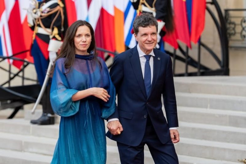 Nicușor Dan și Mirabela Grădinaru, primiți la Palatul Élysée de Emmanuel Macron. De ce vizita de la Paris contează enorm pentru România. Foto