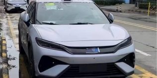 BYD pregătește electrica de 523 CP care s-ar putea încărca în cinci minute. Primele imagini fără camuflaj