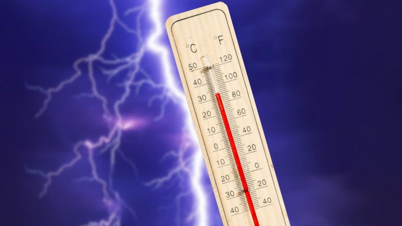 Când scăpăm de vremea rea. Furtunile şi fenomenele meteo extreme vor continua şi astăzi