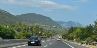 Cât costă taxele de drum în Grecia în 2026. Tot ce trebuie să știi înainte să pleci cu mașina