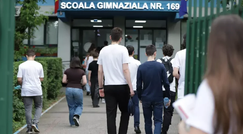 Ce nu au voie să facă elevii şi părinţii la vizualizarea lucrărilor de la Evaluarea Naţională 2026. Regulamentul oficial