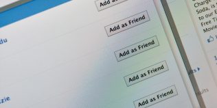Îți apar la sugestii persoane pe care le cunoști? Ce știm cu adevărat despre algoritmii Facebook și Instagram și mitul vizitelor pe profil