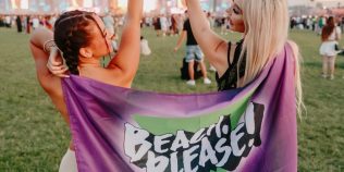 Cea mai ieftină variantă pentru a ajunge la Beach, Please! 2026. Cât te costă drumul cu trenul și cât cu mașina