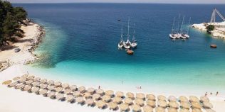 Cele mai recomandate plaje din Lefkada de către români. La ce să fii atent când alegi unde să mergi: „Fiecare are frumuseţea ei”