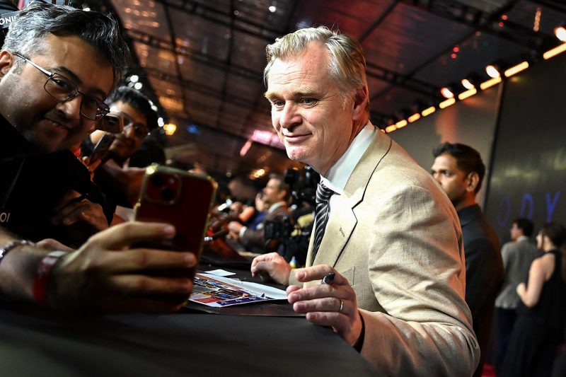 Christopher Nolan spune că tinerii resping filmele generate cu AI. Regizorul laudă noua generație de cineaști