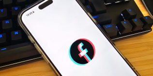 Facebook nu mai vrea să fie Facebook și se transformă într-o copie de TikTok