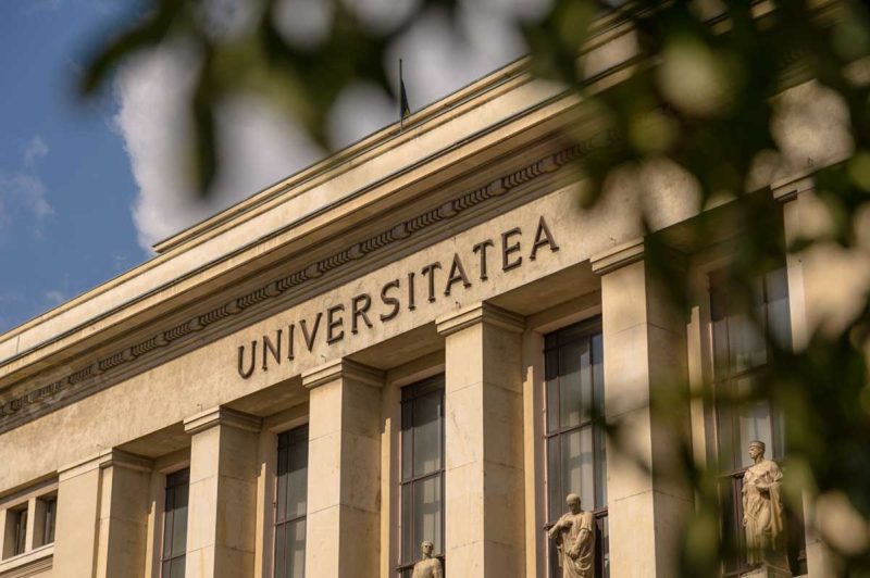 Facultatea unde concurența a ajuns la 21 de candidați pe un loc. Specializările care atrag cei mai mulți absolvenți de liceu