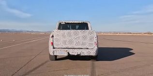 Ford pregătește pickup-ul electric ieftin care pare o jucărie lângă Expedition: preț de aproximativ 26.300 de euro