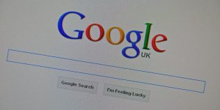 Google primește o amendă de 1 miliard de dolari în UE. Bruxelles-ul acuză compania că favorizează propriile servicii