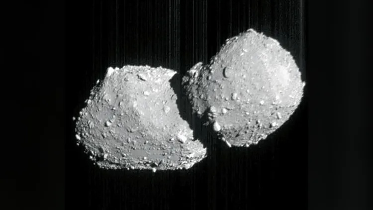 Sonda japoneză Hayabusa2 a fotografiat un asteroid cu două „capete” aflat la 100 de milioane de kilometri de Pământ