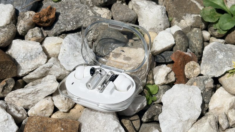REVIEW Nothing Ear (3a) – căști wireless cu personalitate puternică și design pe măsură. Snapshot, funcția originală pe care nu o mai găsești în altă parte