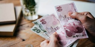 În ce monedă este mai bine să plătești în Turcia. Detaliul care îți poate salva bani