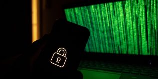 AI-ul scrie software în câteva minute, dar securitatea rămâne în urmă. Avertismentul experților asupra unei noi probleme
