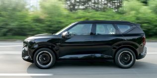 Kia EV5 primește tracțiune integrală și ediție Storm. SUV-ul electric de familie care atacă Europa cu dotări multe