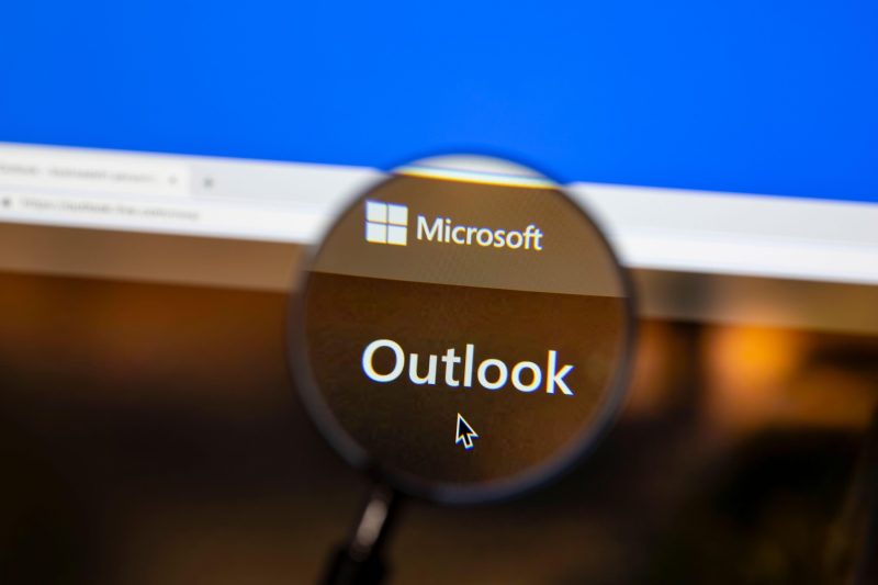 Microsoft încearcă din nou să convingă utilizatorii să renunțe la Outlook Classic. Noua versiune primește o funcție foarte cerută