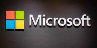 Microsoft își trimite propria armată de agenți AI după hackeri. Noul model caută breșe și scrie singur soluțiile