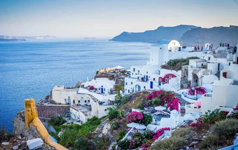 Noua taxă pe care o vor plăti toți turiștii cazați în Grecia. Se achită pentru fiecare noapte