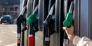 O nouă taxă de aproape 1 leu pe litrul de carburant, în discuție la nivelul UE. România se opune măsurii