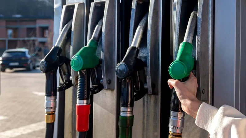 O nouă taxă de aproape 1 leu pe litrul de carburant, în discuție la nivelul UE. România se opune măsurii