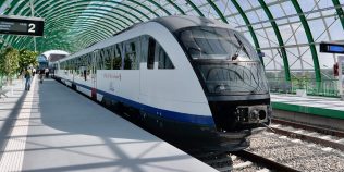 Pe unde va circula Trenul metropolitan Braşov, staţiile oficiale. Se investesc 1,5 miliarde de lei
