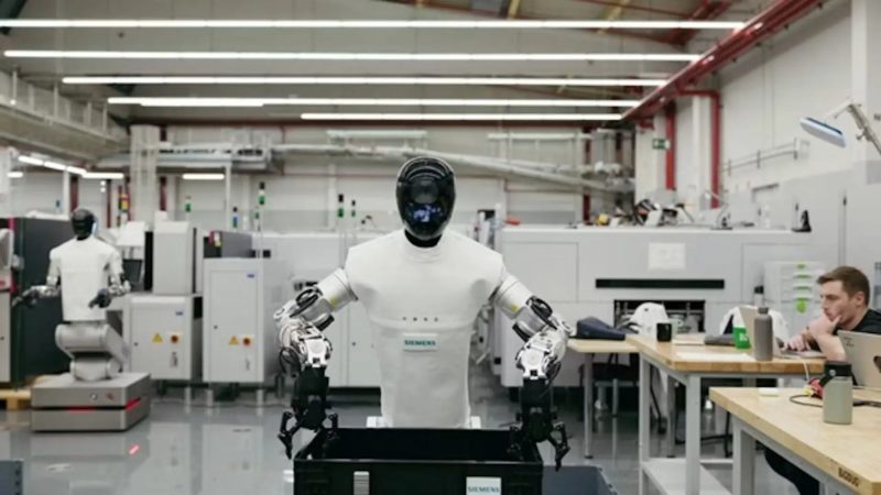 2.000 de roboți umanoizi vor lucra în fabricile de textile. Industria modei intră într-o nouă eră a automatizării VIDEO