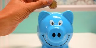 Românii ar putea economisi pentru pensie fără să plătească impozit. Cum funcţionează exact sistemul, legea a trecut de Senat