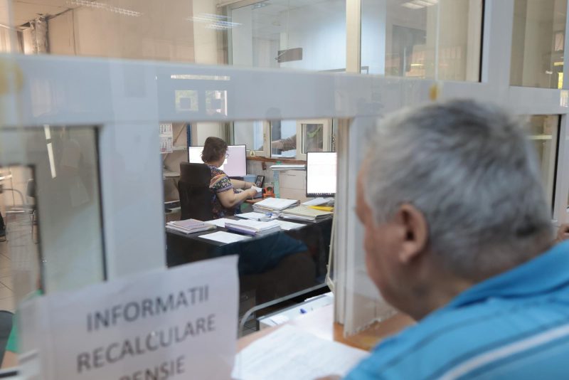 Situațiile în care poți rămâne fără pensie. Când poate fi suspendată sau încetată plata de către Casa de Pensii